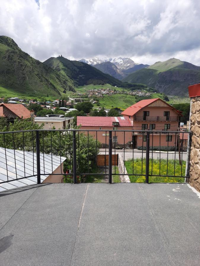 Four Season In Kazbegi Hotell Eksteriør bilde