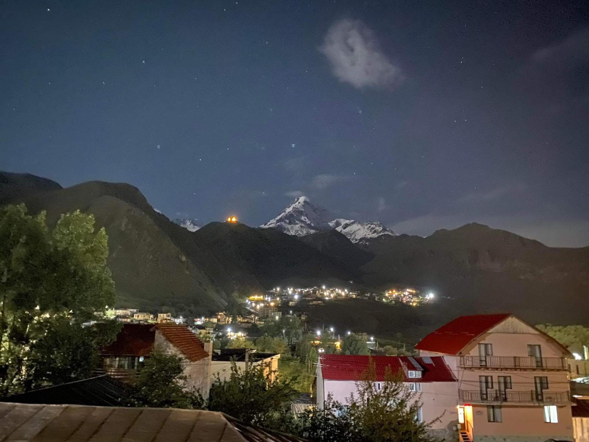 Four Season In Kazbegi Hotell Rom bilde
